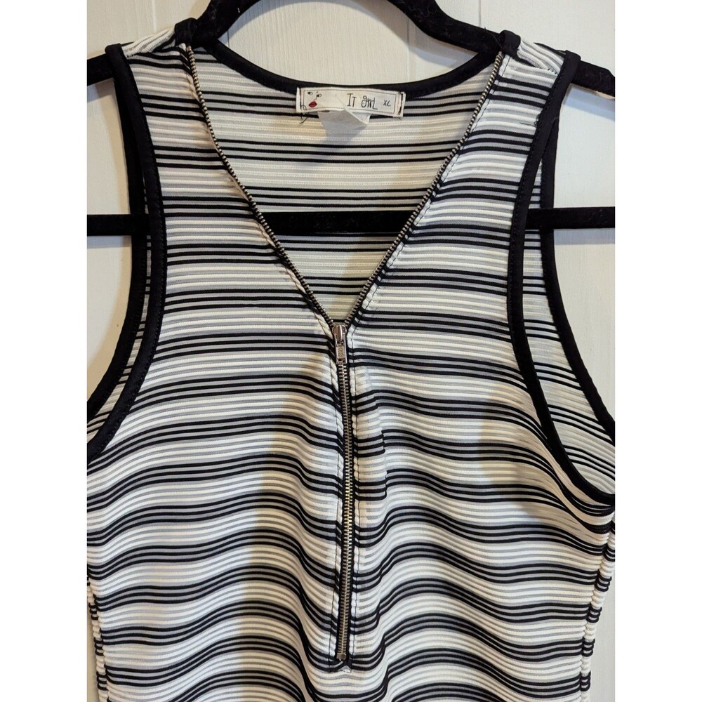 IT Girl Women's XL Black White Striped Sheer Ribbed V-Neck Zip Tank Top